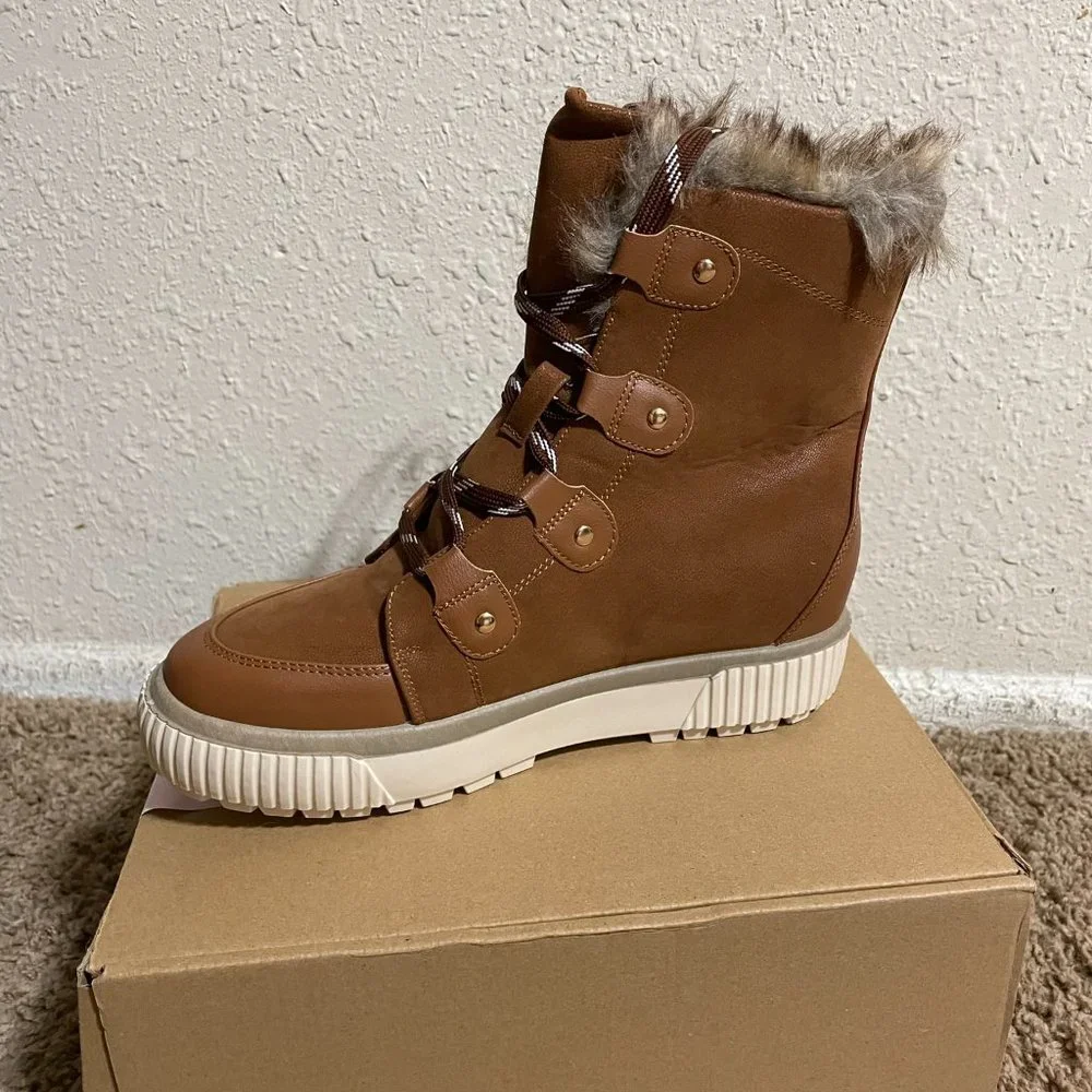 Journee Collection Women’s Boot Glacier - Picture 2 of 3